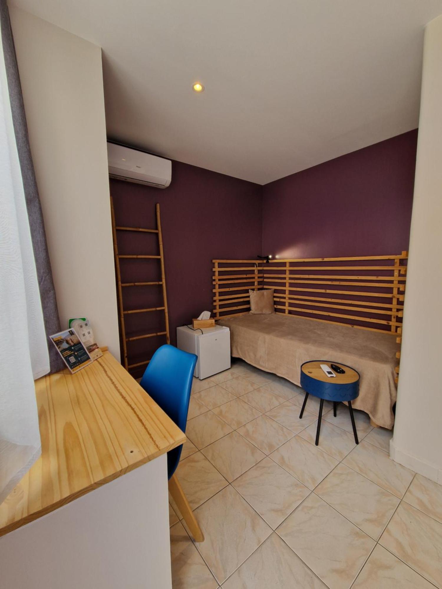 Hotel Le Cosy à Saint Aygulf Extérieur photo